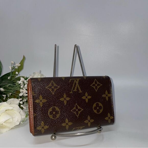 AuthenticâLouisâVuittonâMonogramâTresorâWallet - Picture 3 of 16